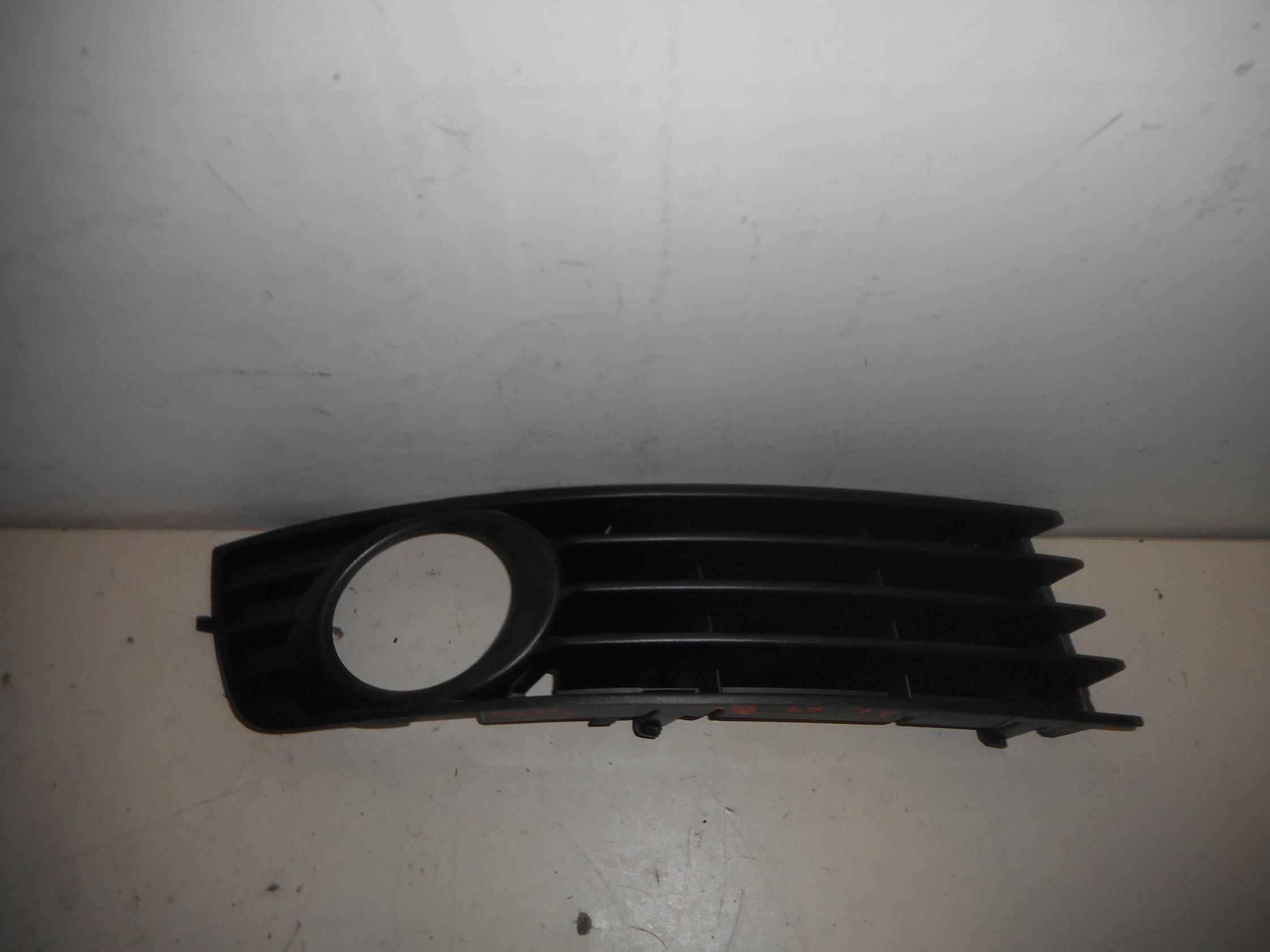 Griglia lat. paraurti ant. dx.